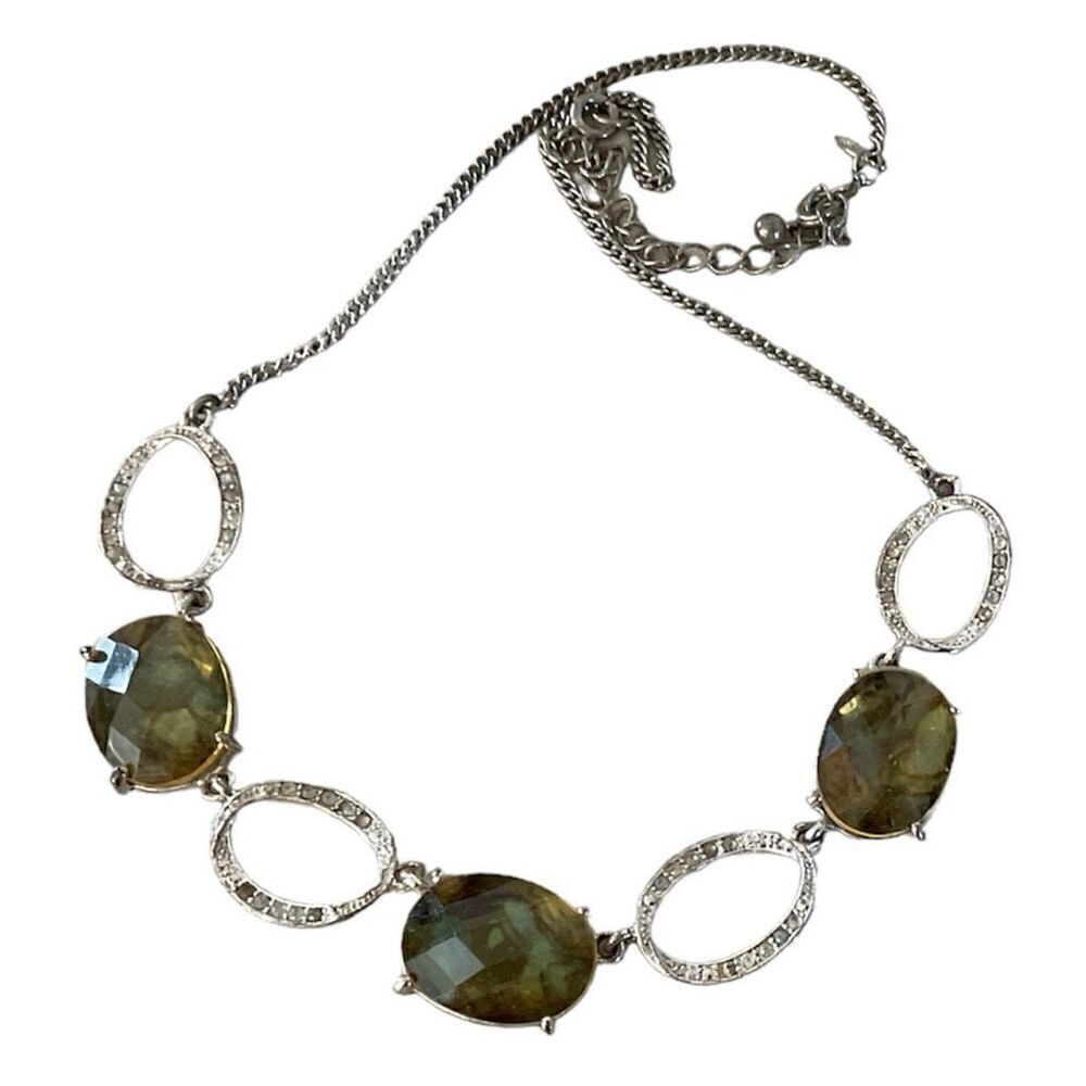 Avon Green and Silver Necklace NWOT